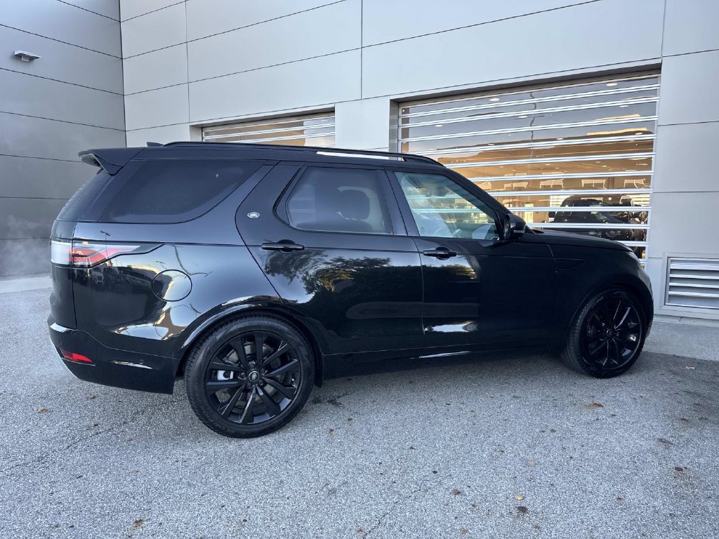 New 2026 Land Rover Discovery Limited Edition AWD/4WD image 7