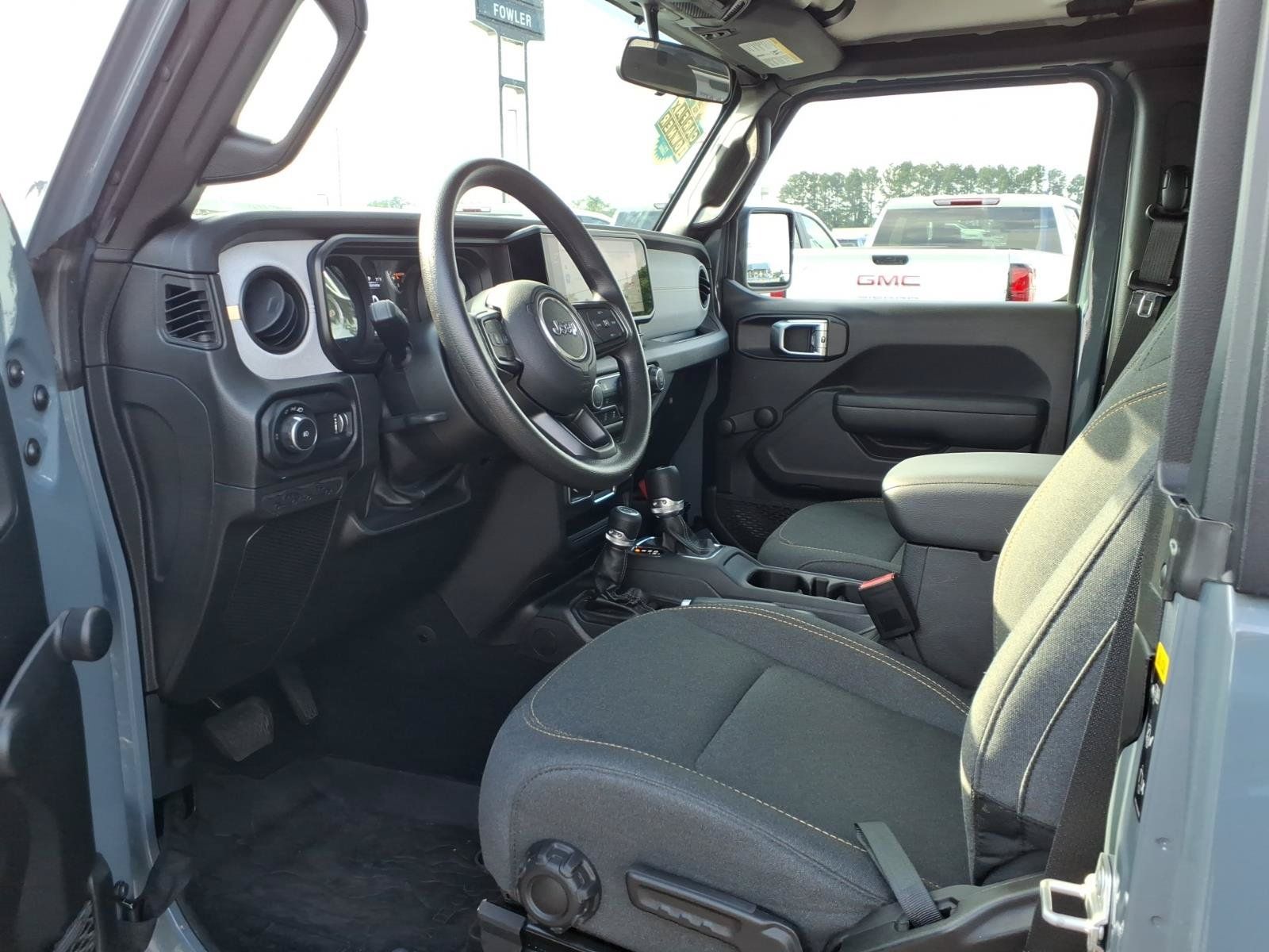 Used 2024 Jeep Wrangler Sport AWD/4WD image 24