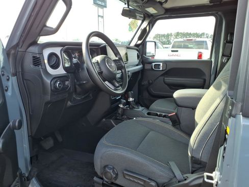 Used 2024 Jeep Wrangler Sport AWD/4WD image 24