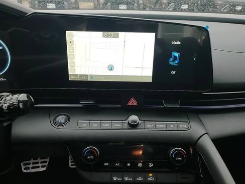 New 2025 Hyundai Elantra SEL image 20