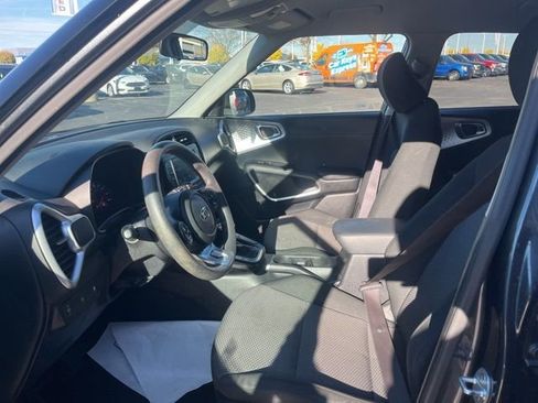 Used 2020 Kia Soul LX image 16