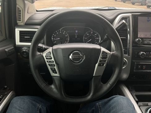 Used 2020 Nissan Titan SL w/ Moonroof Package RWD image 34