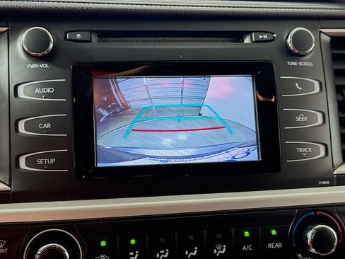 Certified 2019 Toyota Highlander LE FWD image 13