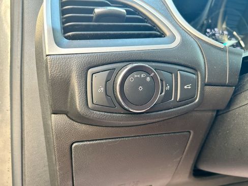Used 2018 Ford Edge SEL w/ Equipment Group 201A AWD/4WD image 20