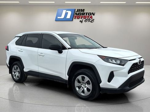 Used 2022 Toyota RAV4 LE AWD/4WD image 3