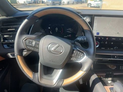 Used 2025 Lexus RX 350 Premium image 12