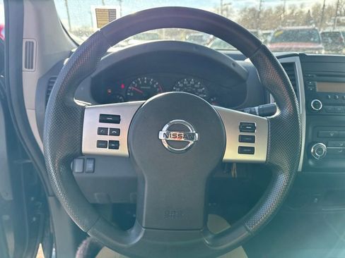 Used 2015 Nissan Frontier S image 25