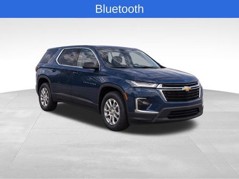 Used 2023 Chevrolet Traverse LS FWD image 6