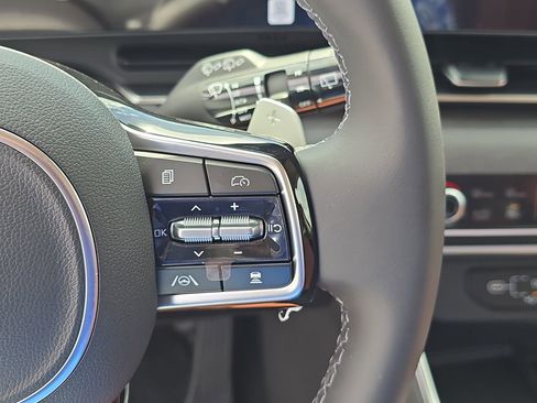 New 2026 Kia Carnival EX FWD image 33