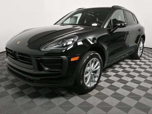 Used 2025 Porsche Macan image 1