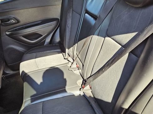 Used 2018 Chevrolet Trax LT w/ Sun & Sound Package image 16