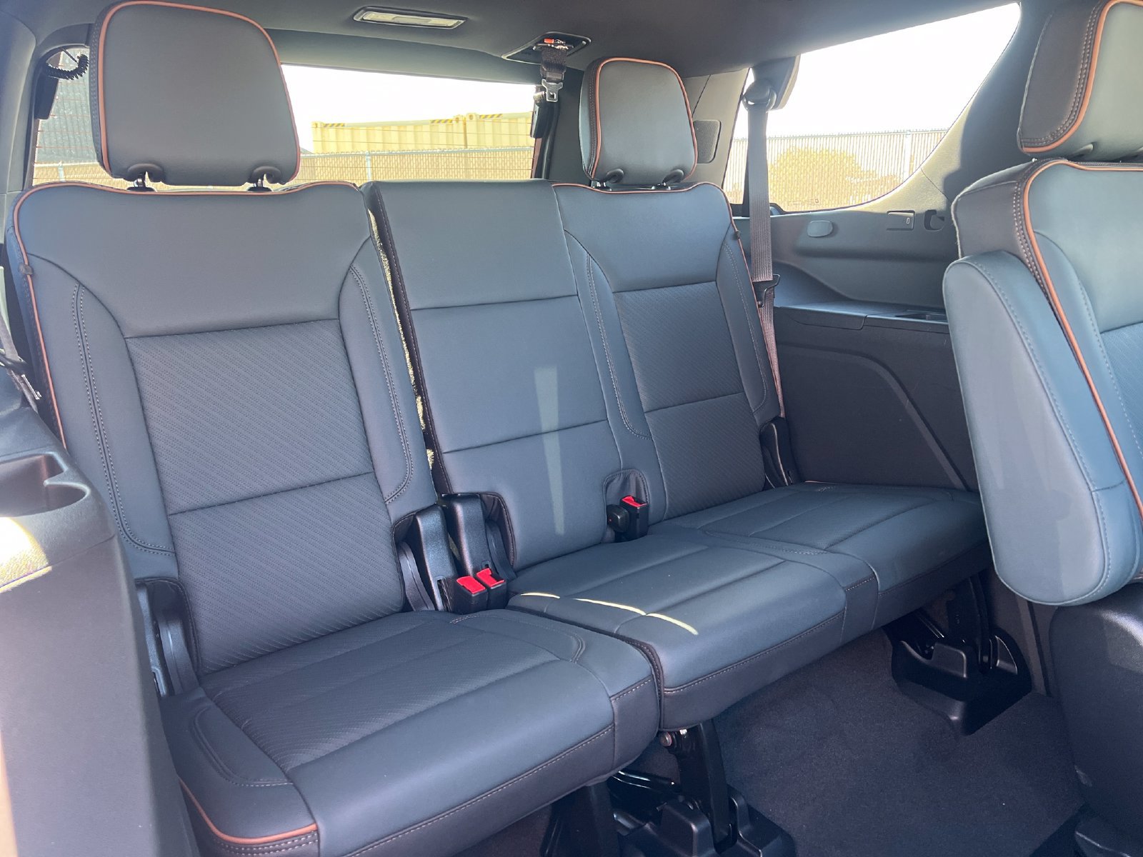 Used 2026 GMC Yukon AT4 w/ Premium Trailering Package AWD/4WD image 35