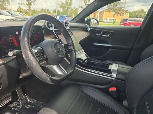 Used 2025 Mercedes-Benz GLC 300 4MATIC w/ AMG Line image 17