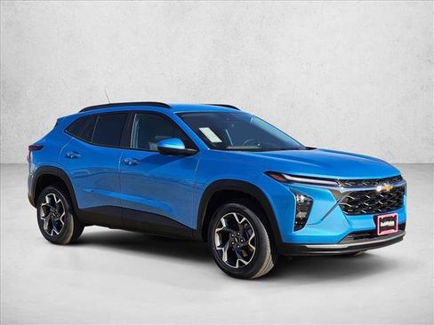 New 2026 Chevrolet Trax LT w/ Driver Confidence Package image 7