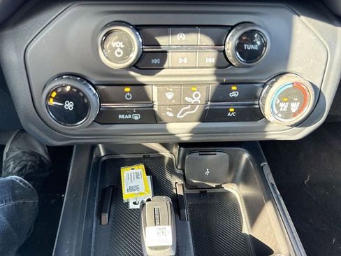 New 2025 Ford Bronco 4-Door image 18