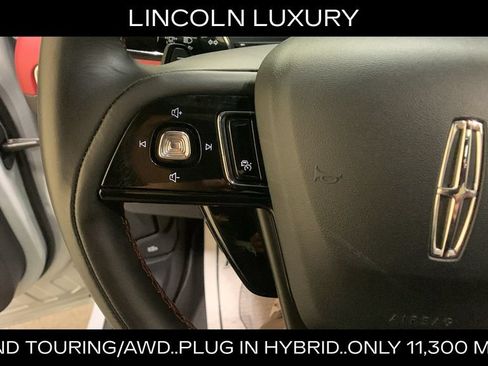 Used 2025 Lincoln Corsair Grand Touring w/ Towing Package AWD/4WD image 32