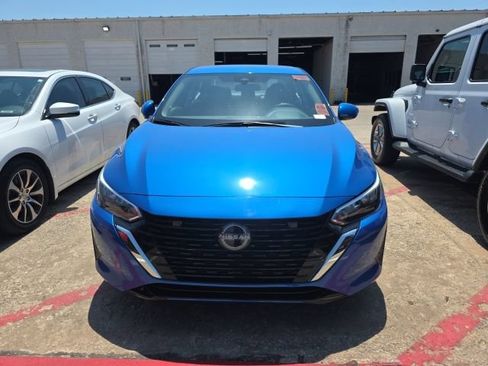 Used 2025 Nissan Sentra SV FWD image 8