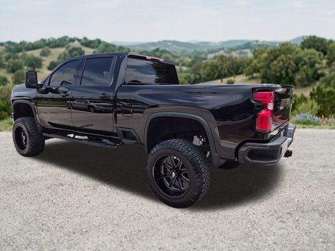 Used 2024 Chevrolet Silverado 2500 LT AWD/4WD image 8