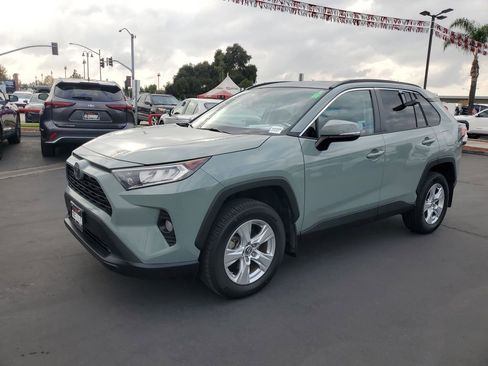 Used 2019 Toyota RAV4 XLE image 7