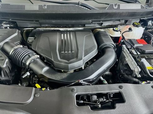 Used 2024 Chevrolet Traverse RS image 31