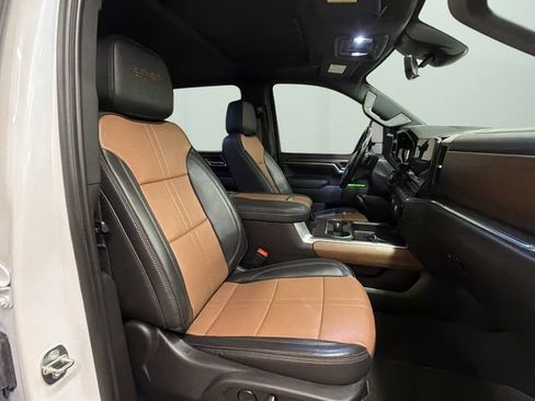 Used 2024 Chevrolet Silverado 3500 High Country w/ High Country Premium Package AWD/4WD image 9
