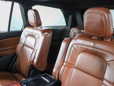 Used 2021 Lincoln Aviator Reserve w/ Equipment Group 201A image 26