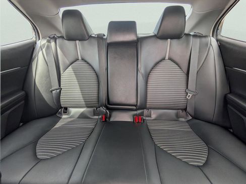 Used 2022 Toyota Camry SE image 26
