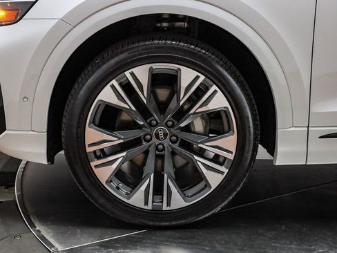 Used 2024 Audi Q8 Premium w/ Black Optic Package image 12