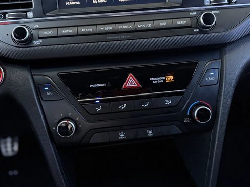 Used 2017 Hyundai Elantra Sport FWD image 32