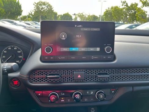 Used 2025 Honda HR-V Sport image 8