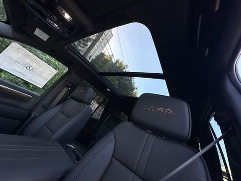 New 2026 Chevrolet Tahoe High Country AWD/4WD image 18