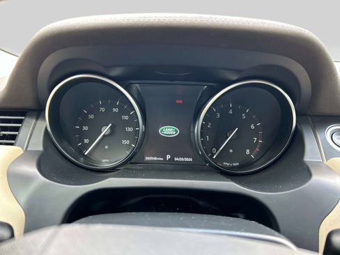 Used 2019 Land Rover Range Rover Evoque SE AWD/4WD image 28