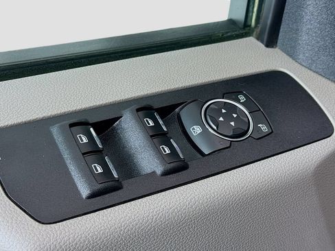 Used 2021 Ford F250 XLT w/ XLT Value Package AWD/4WD image 17