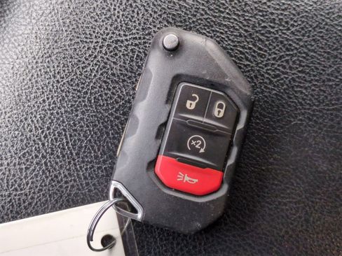 Certified 2021 Jeep Wrangler Unlimited Sport image 32