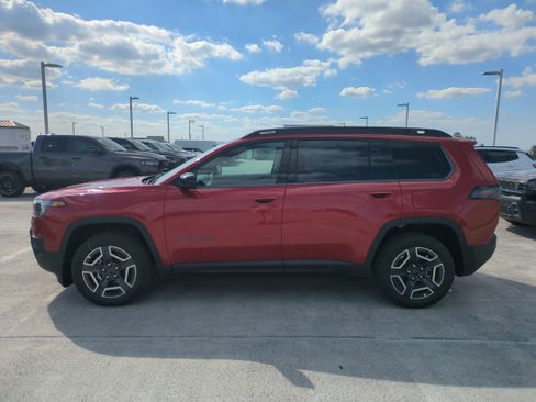 New 2026 Jeep Cherokee Laredo image 8