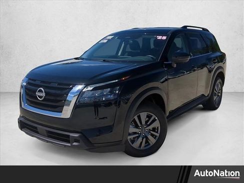 Used 2025 Nissan Pathfinder SV AWD/4WD image 1
