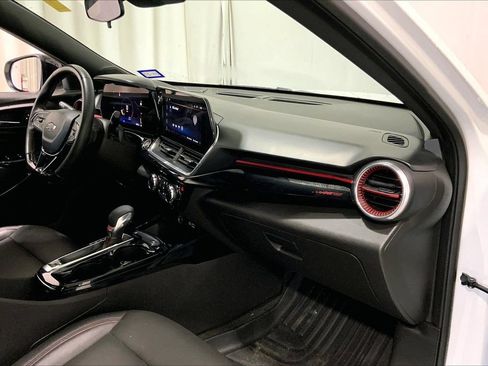 Used 2024 Chevrolet Trax RS w/ Driver Confidence Package FWD image 28