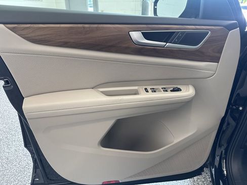 New 2026 Volkswagen Atlas SE image 12