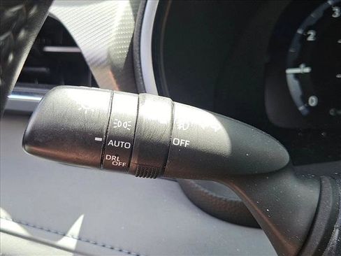 Used 2023 Toyota Highlander Platinum FWD image 9