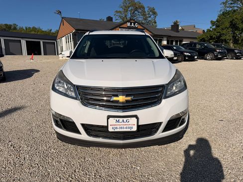 Used 2017 Chevrolet Traverse LT w/ Style and Technology Package FWD image 8