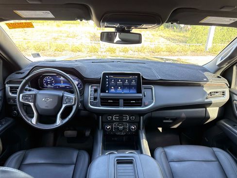 Used 2022 Chevrolet Tahoe Z71 w/ Luxury Package AWD/4WD image 13