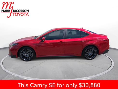 Used 2025 Toyota Camry SE w/ Convenience Package FWD image 15