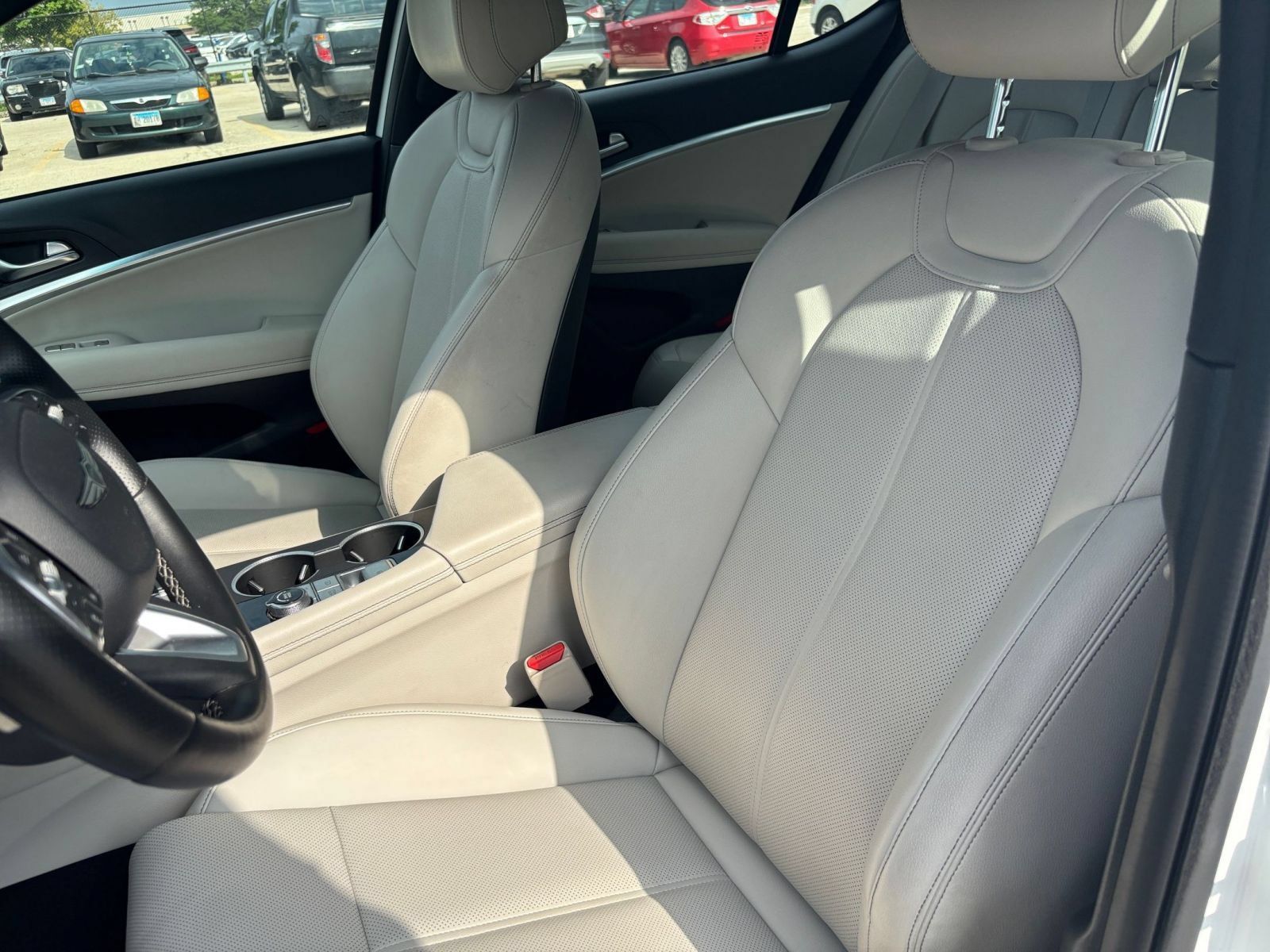 Used 2025 Genesis G70 2.5T AWD/4WD image 33