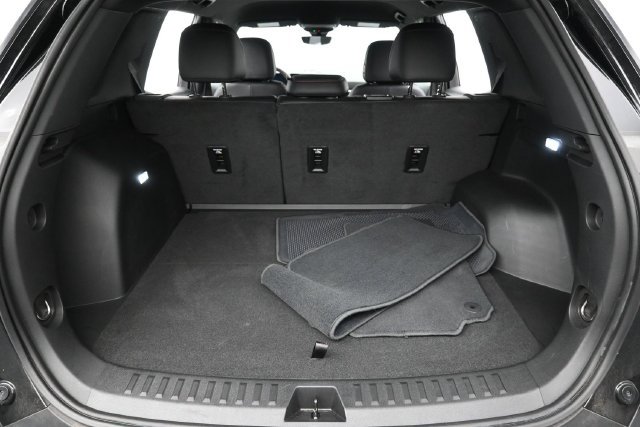 Used 2025 Chevrolet Equinox RS w/ Safety and Technology Package AWD/4WD image 30