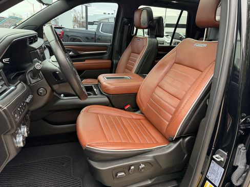 Used 2023 GMC Yukon Denali Ultimate AWD/4WD image 11