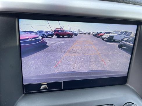 Used 2023 GMC Acadia SLT image 17