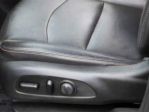 Used 2020 Chevrolet Equinox Premier image 11