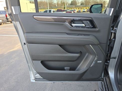 New 2026 GMC Yukon XL Elevation w/ Elevation Premium Package AWD/4WD image 25