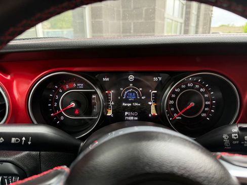 Used 2021 Jeep Wrangler Unlimited Rubicon AWD/4WD image 46