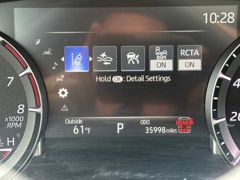 Used 2024 Toyota Highlander LE image 27